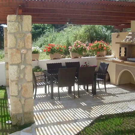 Amelia Villa Metaxáta