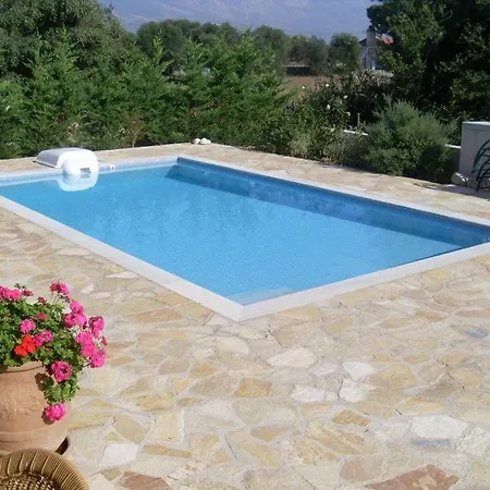 Amelia Villa Metaxáta